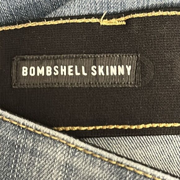 Bombshell Skinny Premium Stretch High-Rise Destructed Jean Size 26 - Picture 12 of 13